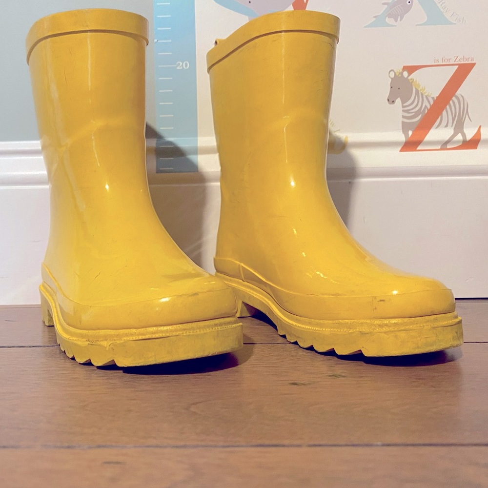 Yellow rain boots, size 11 (toddler)